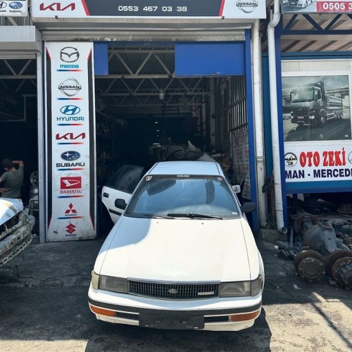 Toyota Corona 1992 kaput beyaz