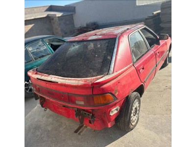 Mazda 323 1993 bagaj kapağı kırmızı