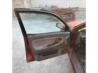 Mazda 626 1996 cam açma düğmesi