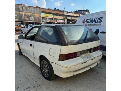 Suzuki Swift 1992 sol arka stop camı