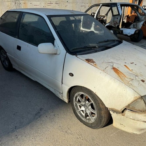 Suzuki Swift 1992 sağ ön çamurluk beyaz