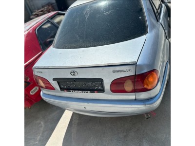 Toyota Corolla 1999 arka tampon