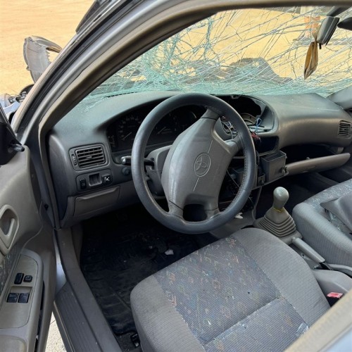 Toyota Corolla 1999 göğüs