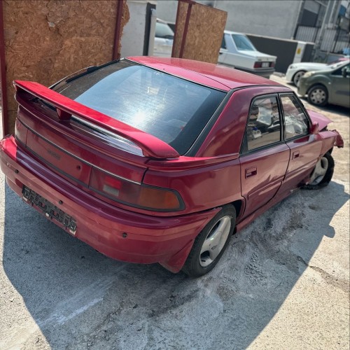 Mazda 323 1.6 1994 sağ arka kapı