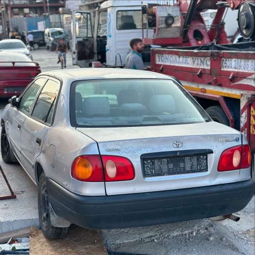 Toyota corolla 1.6 2001 sol arka kapı