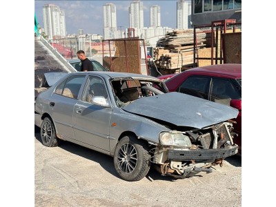 Hyundai accent 1.3 2003 sağ ön çamurluk