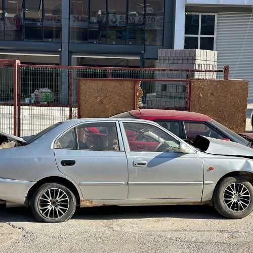 Hyundai accent 1.3 2003 sağ ön kapı
