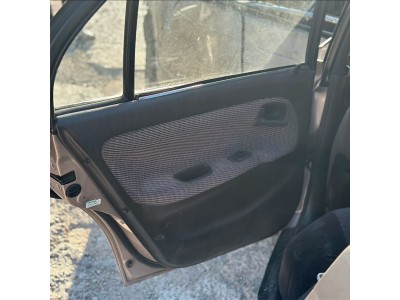 Toyota Corolla 1.6 1997 sol arka kapı döşemesi