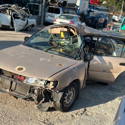 Toyota Corolla 1.6 1997 kaput