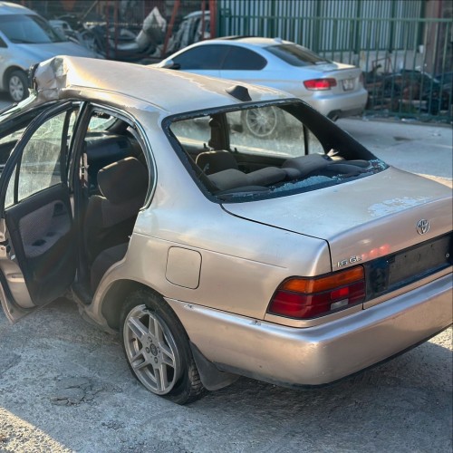 Toyota Corolla 1.6 1997 sol arka çamurluk
