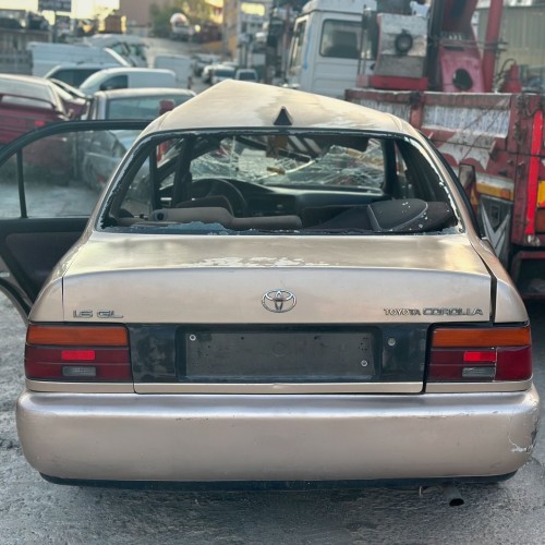 Toyota Corolla 1.6 1997 arka tampon