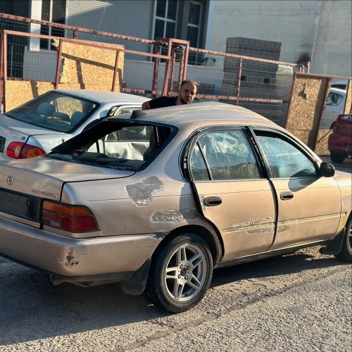 Toyota Corolla 1.6 1997 sağ arka stop camı
