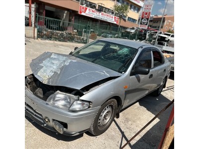 Mazda 323 1.5 1998 sol ön çamurluk