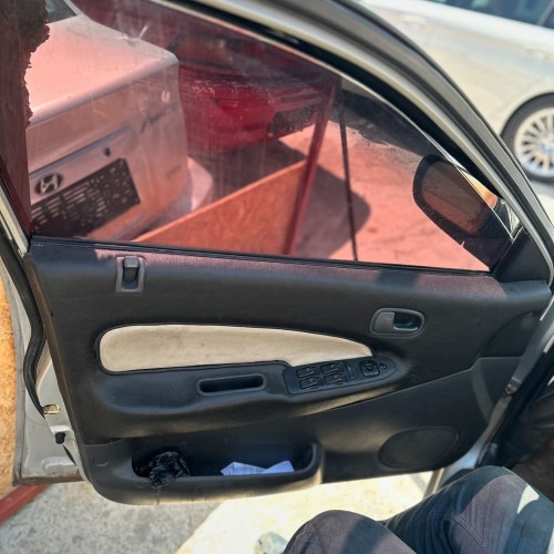 Mazda 323 1.5 1998 sol ön kapı döşemesi