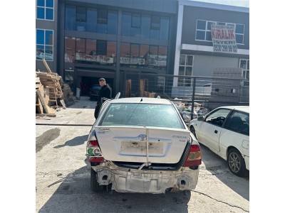 Toyota Corolla 1.4 2006 bagaj kapağı