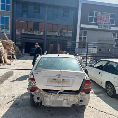 Toyota Corolla 1.4 2006 bagaj kapağı