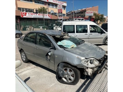 Toyota Corolla 1.4 2006 sağ ön çamurluk