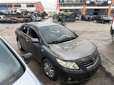 Toyota corolla 2009 sağ ön çamurluk gri