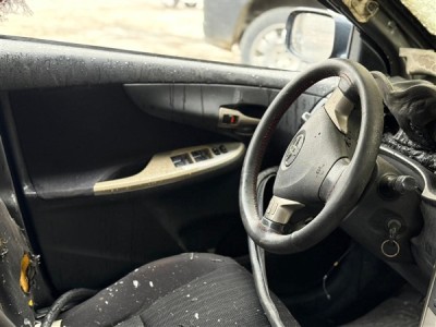 Toyota corolla 2009 sürücü cam açma düğmesi
