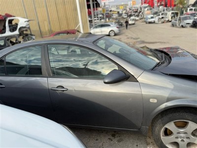 Nissan Primera 2007 sağ ön kapı
